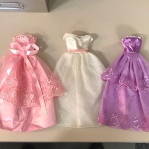 BARBIE BUNDLE: Barbie fancy gowns Set 2